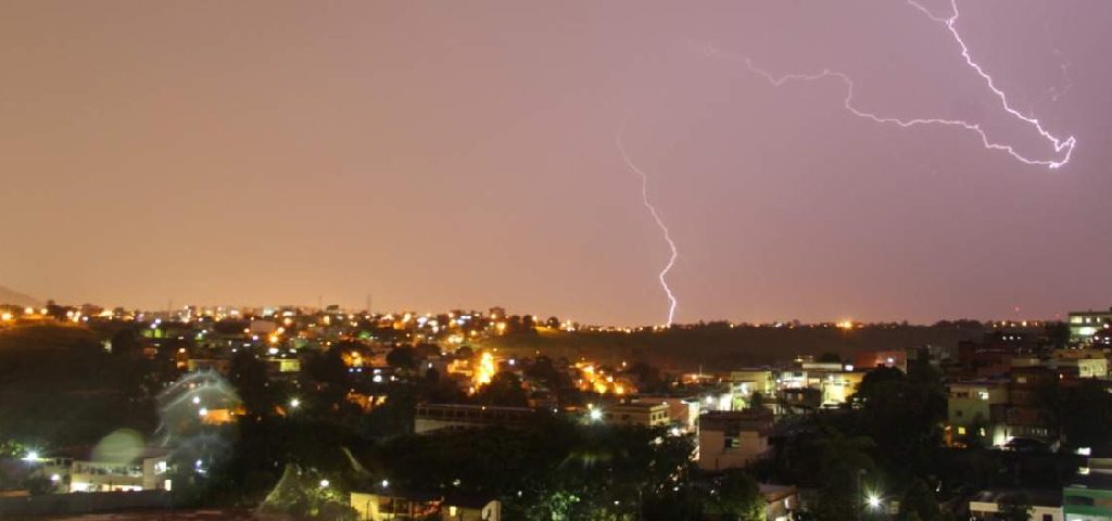 Tempestade, granizo e ventania: ES recebe novos alertas de chuva