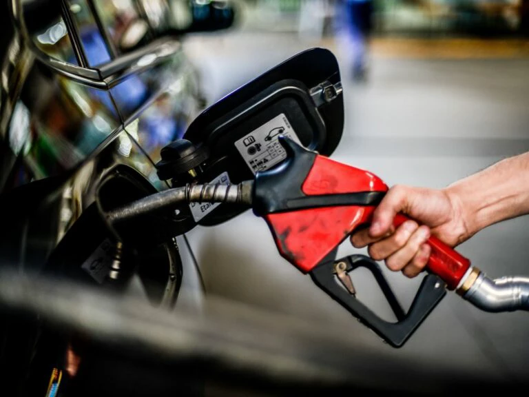 Preço da gasolina sobe 9% e fica mais caro em todas as regiões