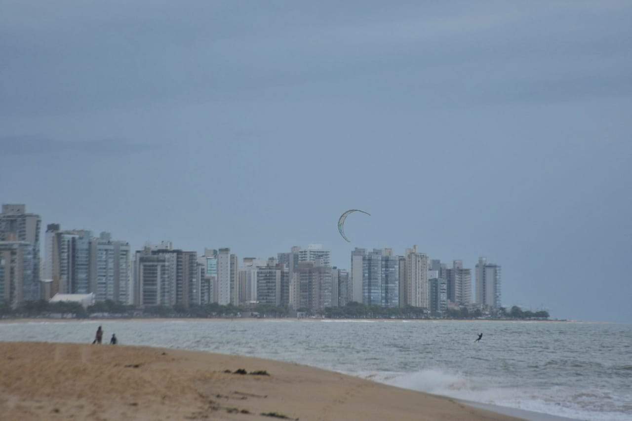 ES recebe novo alerta de perigo para chuva forte e ventos intensos