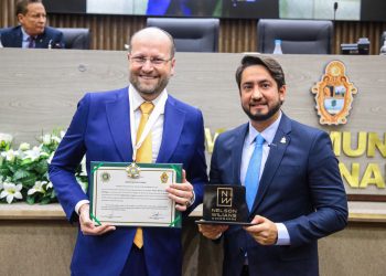 Proposto por Diego Afonso, Nelson Wilians recebe Medalha de Ouro Cidade de Manaus pela sua atuação em defesa da ZFM