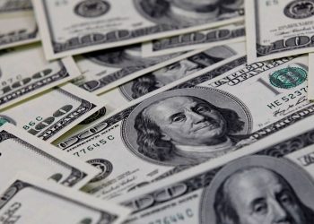 Dólar cai para R$ 4,95 e atinge menor valor em duas semanas