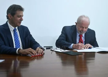 Lula quer reoneração do diesel para baratear carro popular