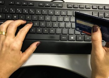 Compras de até US$ 50 pela internet ficam livres de taxação