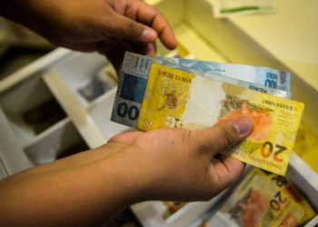 Abono salarial PIS/Pasep ainda tem R$ 1 bilhão para ser sacado; veja se você tem direito