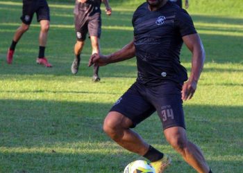 Rio Branco afasta atacante Morotó após postagem homofóbica sobre Marta