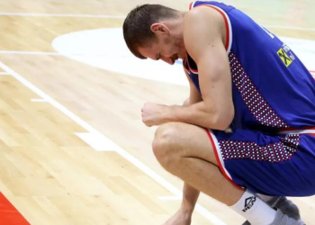 Jogador sérvio perde rim após cotovelada na Copa do Mundo de Basquete