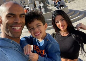 Filho do zagueiro Naldo morre aos três anos na Turquia