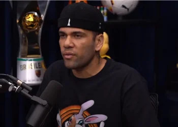 Daniel Alves será julgado por estupro na Espanha em fevereiro
