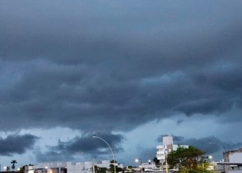 Tempo fechado e chuvas até quinta-feira (4) no ES