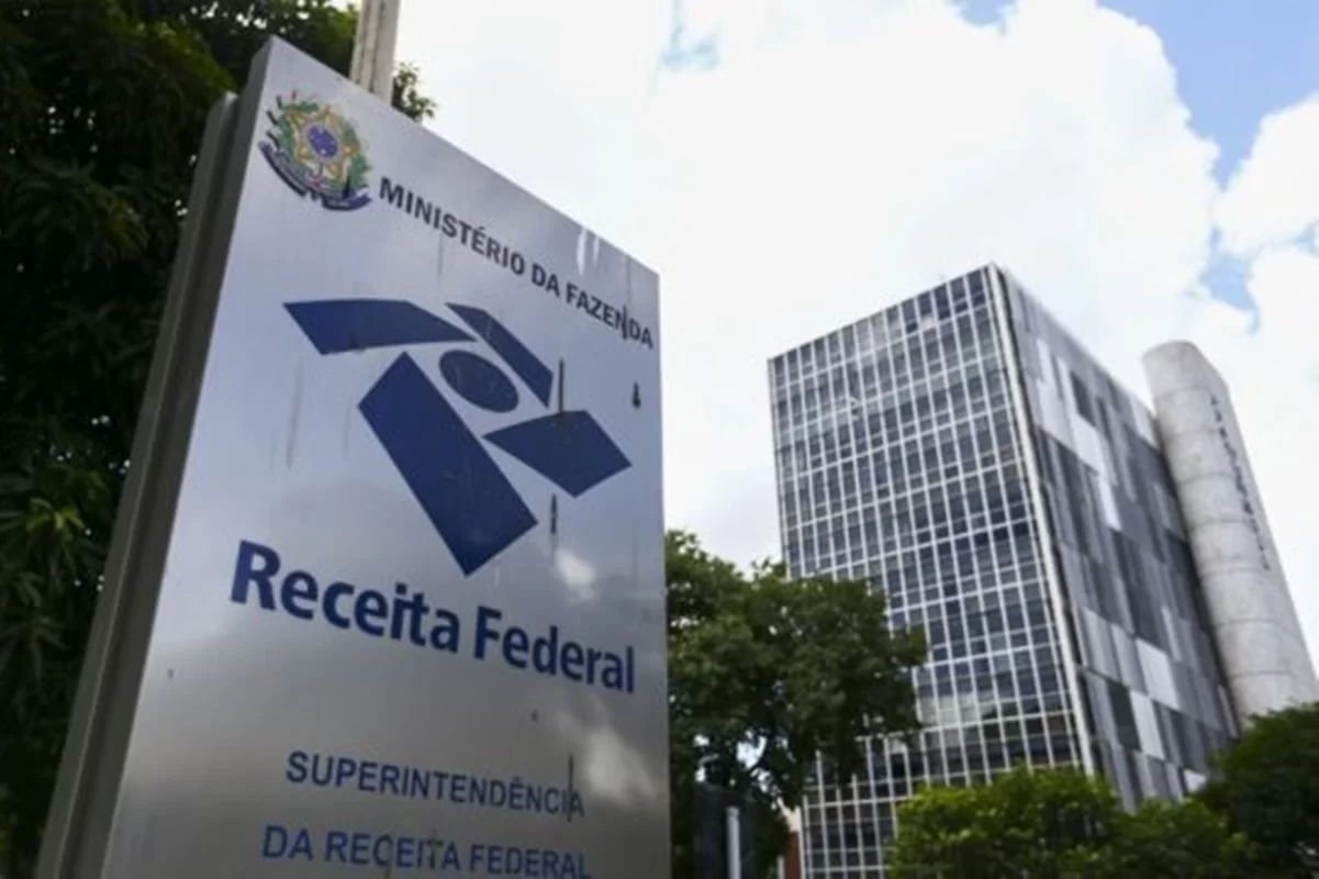 Operação Intruso: PF investiga invasão de sistemas da Receita Federal Operação Intruso: PF investiga invasão de sistemas da Receita Federal