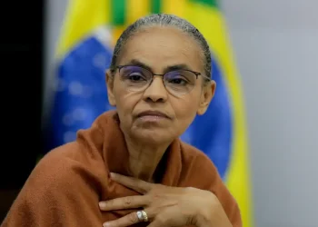 Marina Silva testa positivo para covid-19