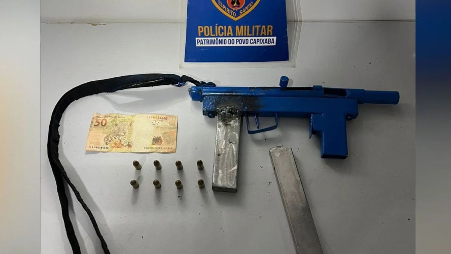 Submetralhadora caseira com alta capacidade de tiros é apreendida em Linhares Submetralhadora caseira com alta capacidade de tiros é apreendida em Linhares