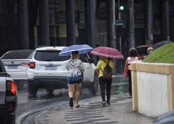 Após temporal no ES, Inmet emite novo alerta de chuvas e ventania. Veja as cidades