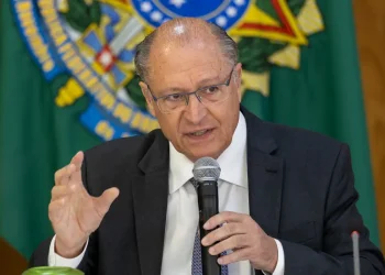 Geraldo Alckmin é diagnosticado com covid-19