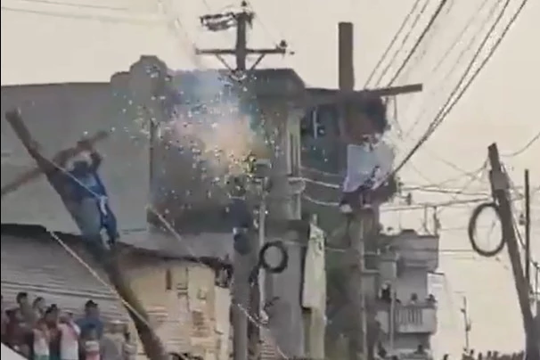 Homem que interpretava Jesus é eletrocutado durante Via-Sacra
