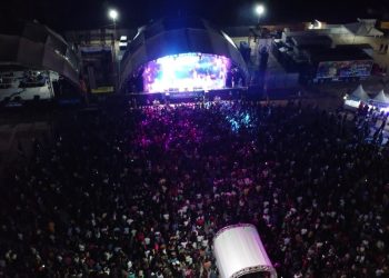 Humberto e Ronaldo Agitaram o Segundo Dia de Festa em Governador Lindenberg