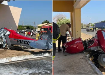 VÍDEO: Avião cai e atinge moto e van em Teresina; dois ficam feridos