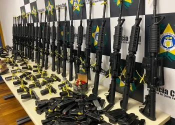 PM bate recorde de apreensão de fuzis no Rio