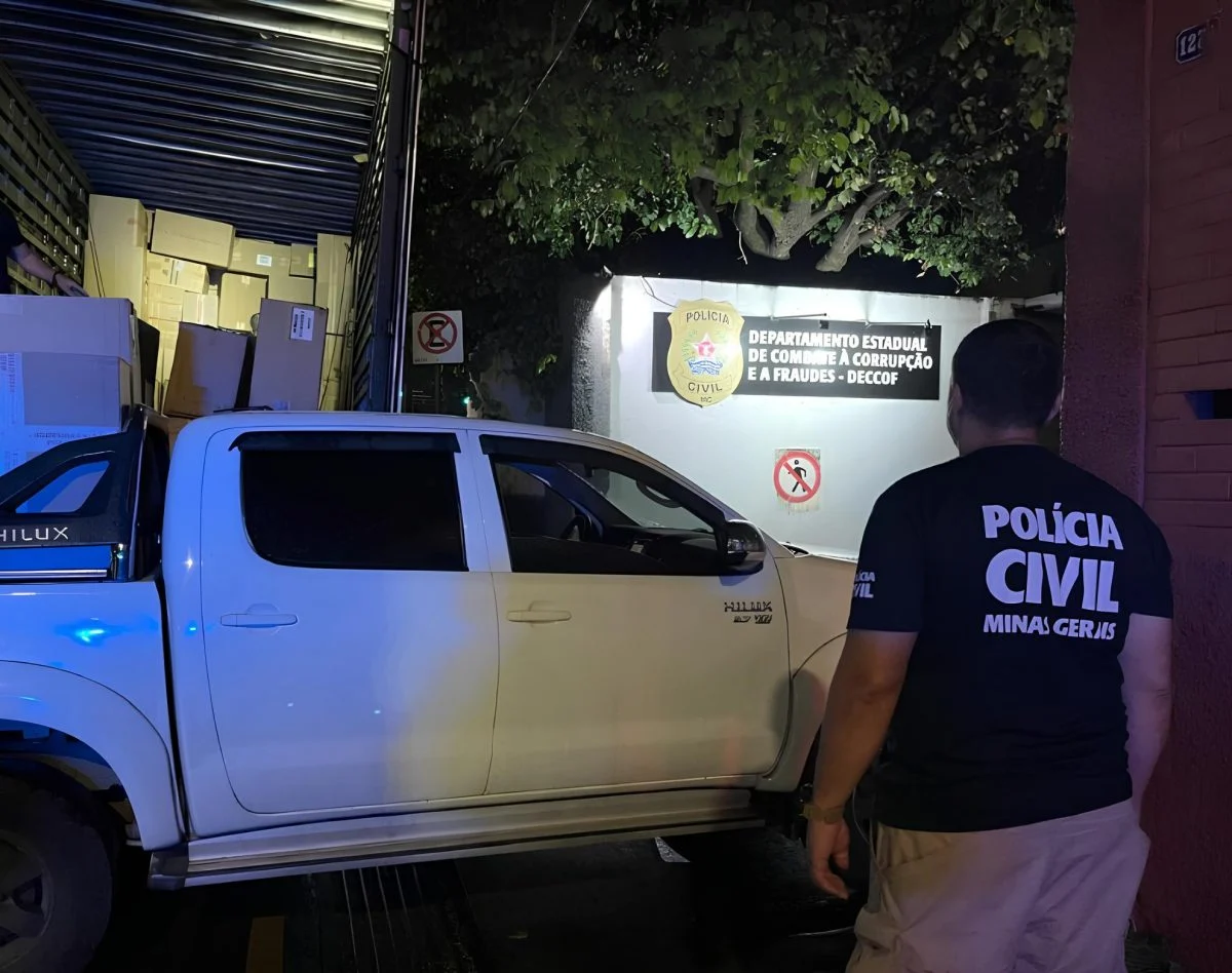 Polícia Civil apreende 7 mil pares de sapatos falsificados em Nova Serrana