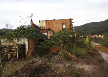 Vítimas da lama da Samarco vão ao STF contra cláusulas de novo acordo