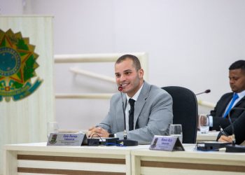 Vereador se destaca como representante da juventude na Câmara de Linhares