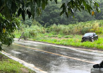 ASTRA DERRUBA POSTE E INTERROMPE TRÂNSITO EM RIO BANANAL