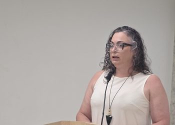 Vereadora de Vila Valério cobra transparência sobre “megaobra” de R$ 70 milhões anunciada pela Prefeitura