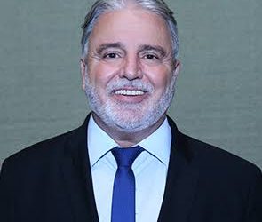 Tabuleiro Político em Linhares: ex-deputado Marcos Garcia faz alianças visando às eleições deste ano