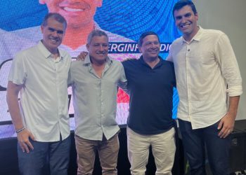 Vereador Soneca e Joãozinho de Paula declaram apoio a Fábio Duarte e Serginho Vidigal em evento com milhares de pessoas
